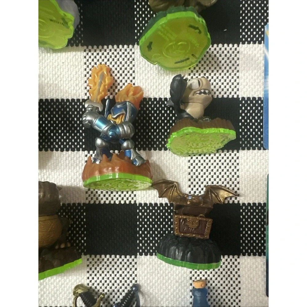 MASSIVE Skylander Lot with‎ Cards Great Condition